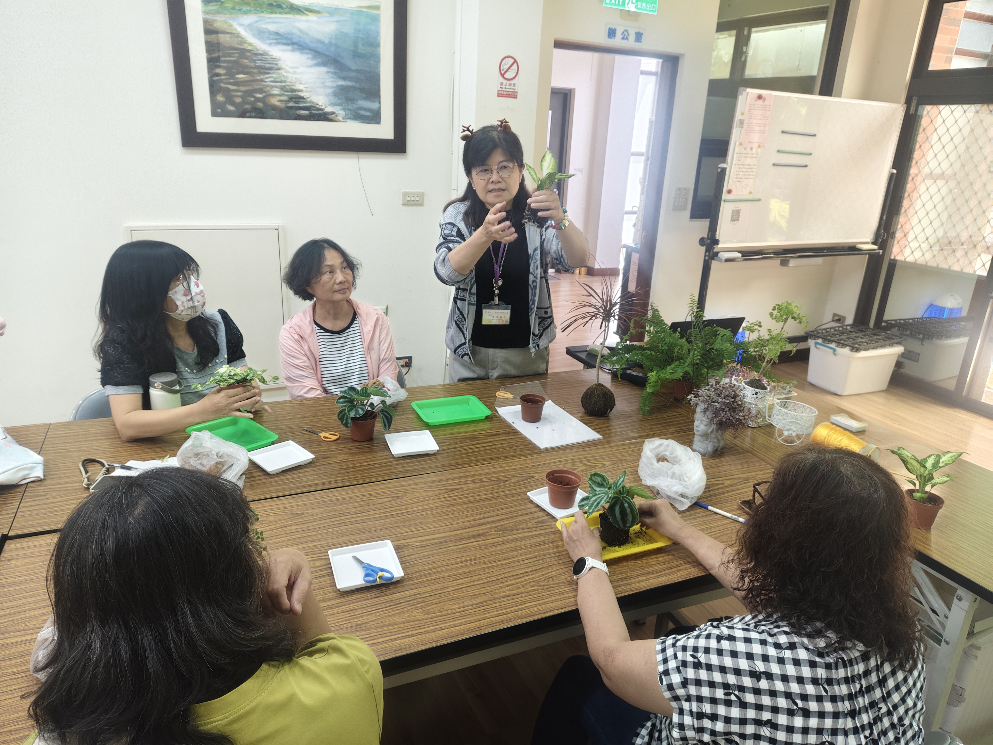 ▲慢下腳步療癒自己,北區園藝治療課程帶領民眾找回幸福能量。(圖/記者 楊子安 翻攝)