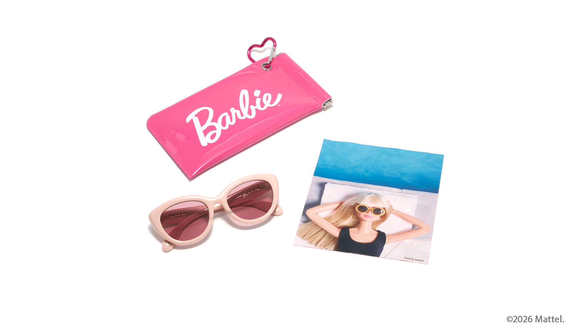 ▲JINS × Barbie聯名上市，限定眼鏡袋與眼鏡布同步登場。（圖／JINS提供）
