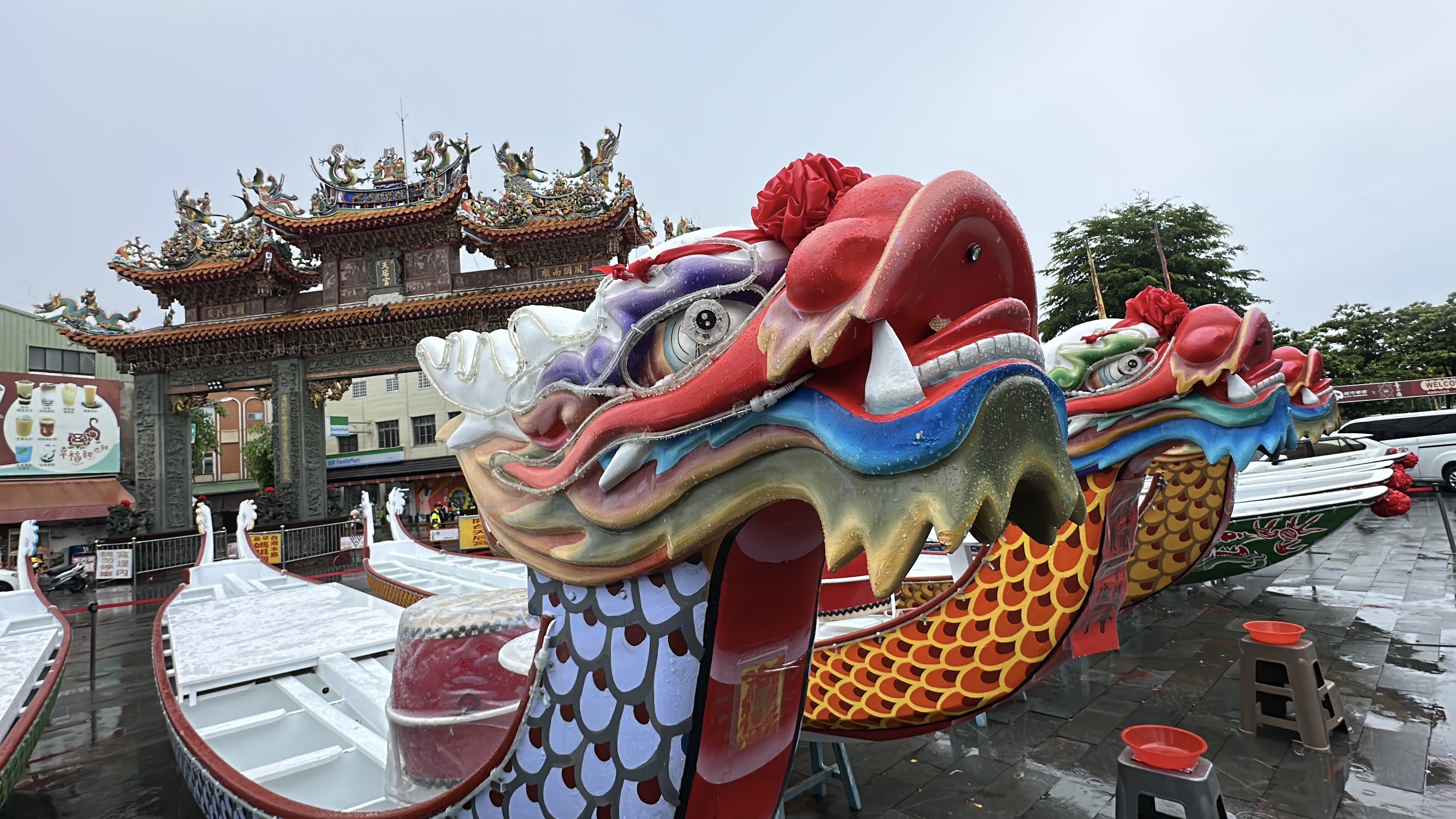 ▲台南國際龍舟錦標賽兼具傳統民俗、城市文化與觀光魅力，今年適逢台南運河通航百年，市長黃偉哲歡迎全國民眾端午連假到臺南賞運河、看龍舟。（圖／記者 楊子安 攝）