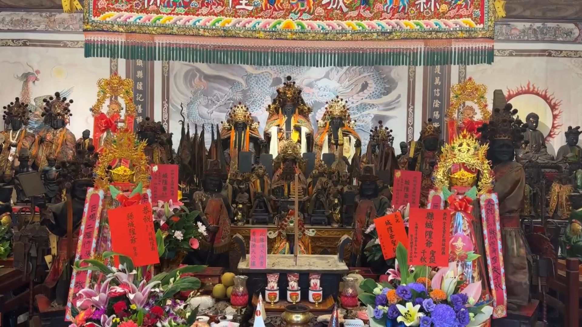 ▲農曆4月20日城隍爺顯佑伯聖誕，在民俗角度上來說，代表有事情要指示眾生，同時也讓大家看到廟體正在重建，號召有心人來幫忙。（圖／記者 楊子安 攝）