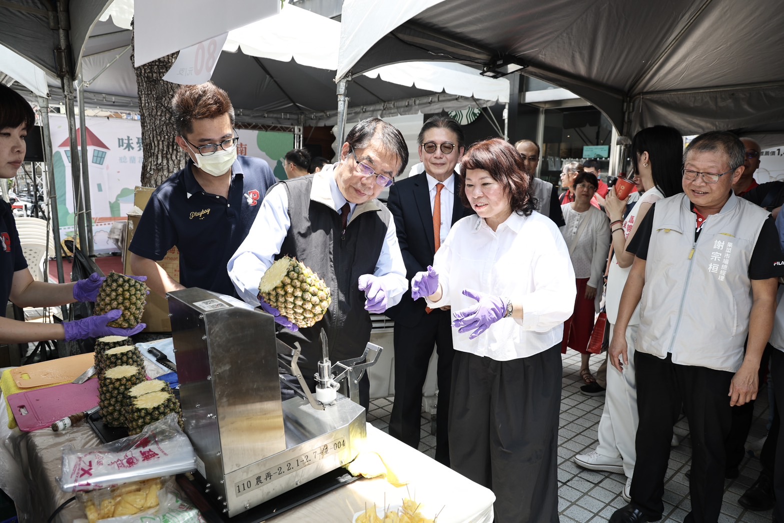 ▲味聚府城漫食台南嘉義登場，黃偉哲力推台南農特產、鳳梨公益送暖。（圖／台南市政府提供）