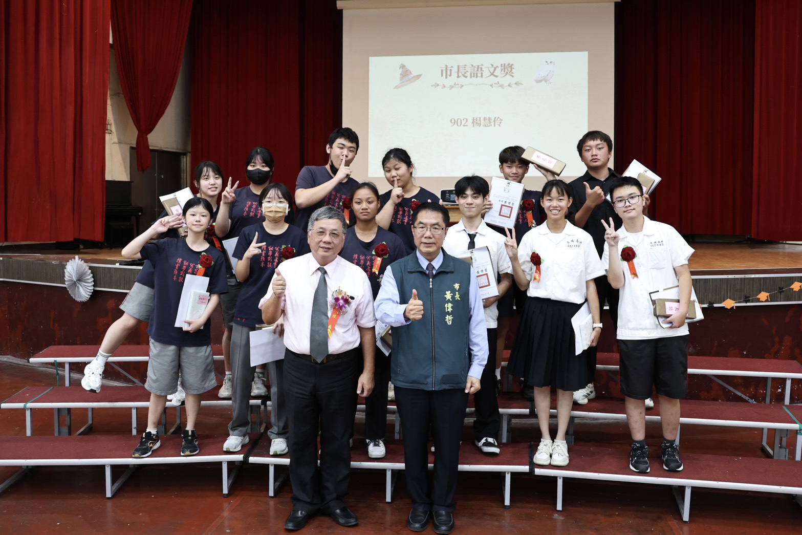 ▲台南市長黃偉哲今(8)出席土城高中畢業典禮,祝福畢業生鵬程萬里。(圖/台南市政府提供)