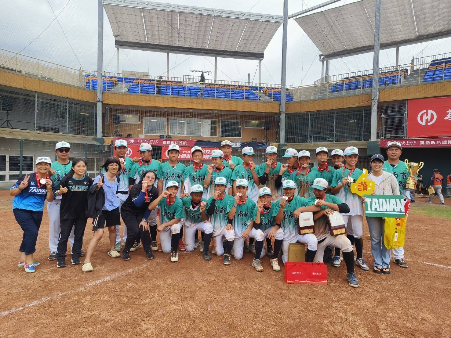 ▲臺南市青少棒聯隊勇奪115年華南金控盃全國青少棒錦標賽亞軍。（圖／台南市政府提供）