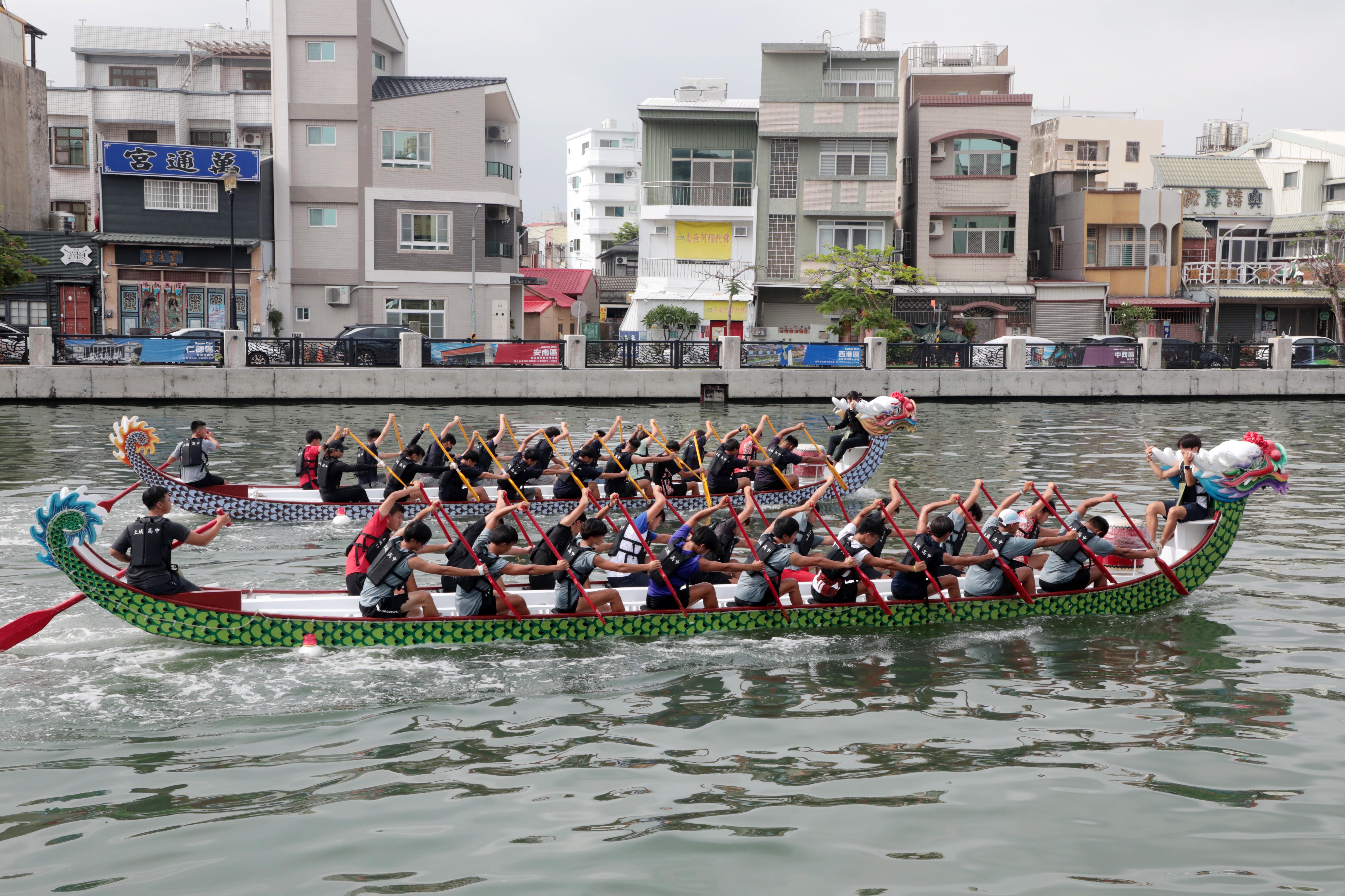 ▲今年適逢「台南運河通航百年」的重要歷史節點，賽事規模更勝以往，總計吸引多達163支隊伍、超過4,000位國內外好手參賽。（圖／台南市政府提供）