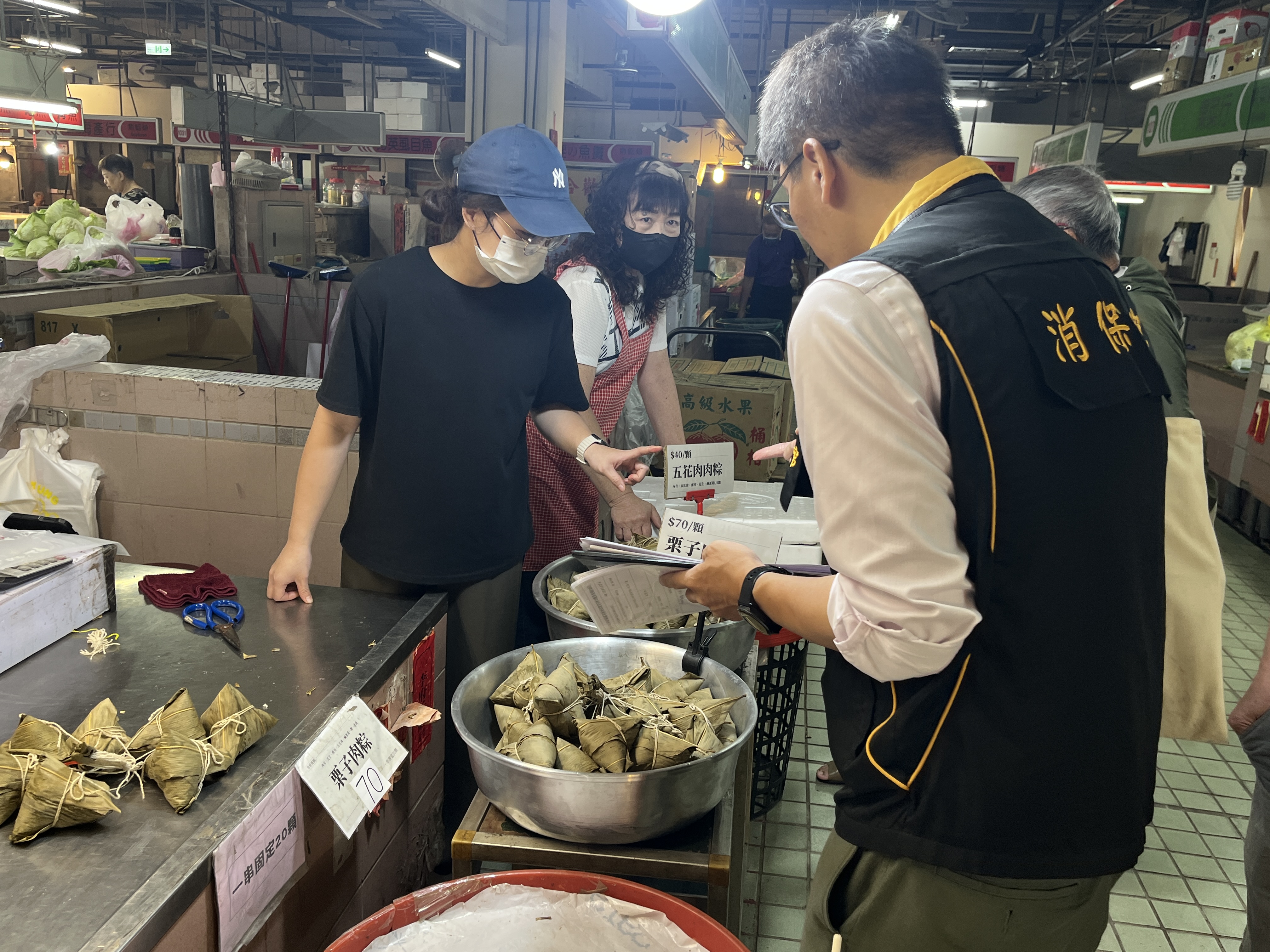 ▲端午食品安全把關,台南稽查市場粽料價格平穩。(圖/台南市政府提供)