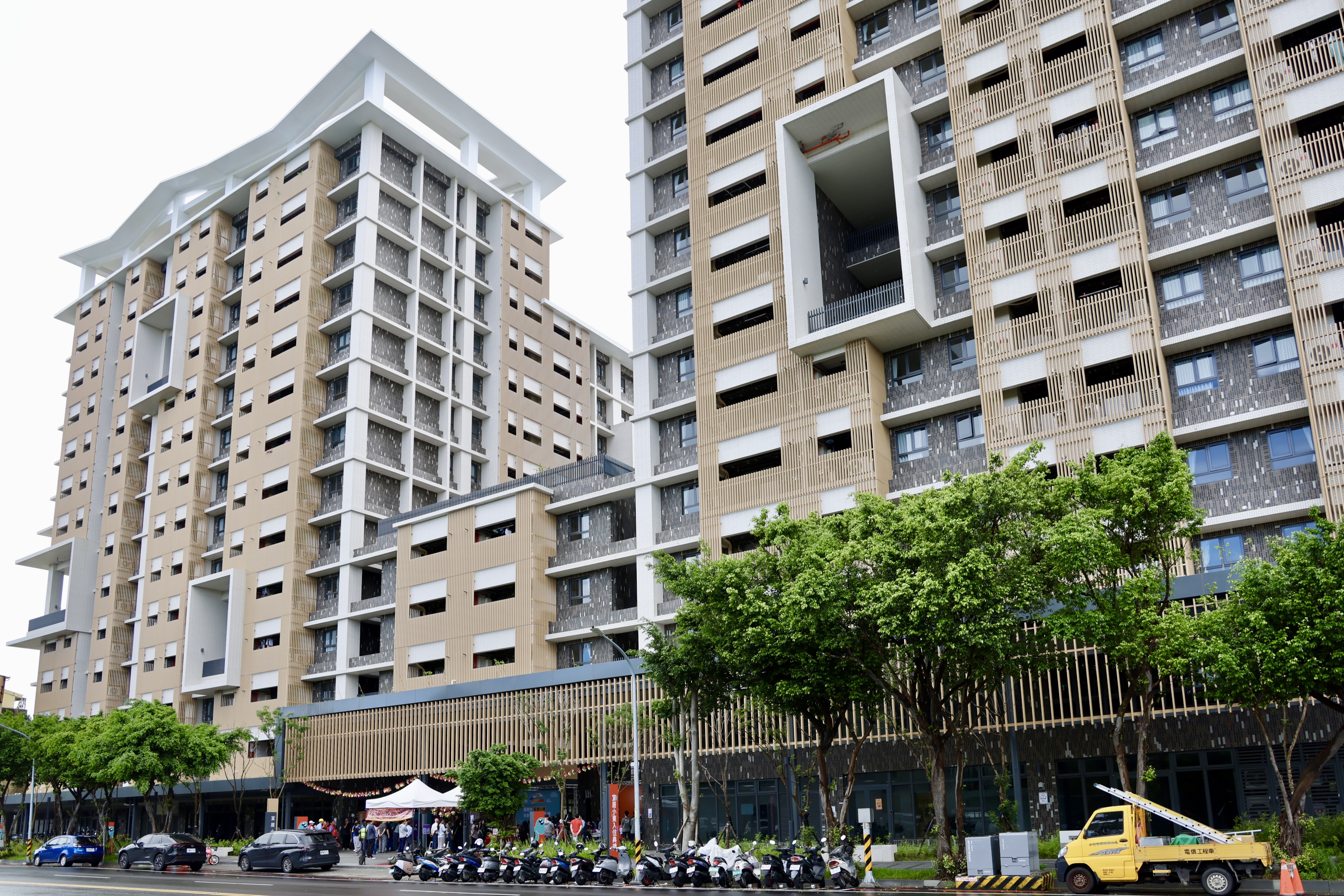 ▲宜居小東社會住宅位於市中心精華區,鄰近台南公園、台南車站及成大生活圈,兼具交通便利與完整生活機能。(圖/台南市政府提供)