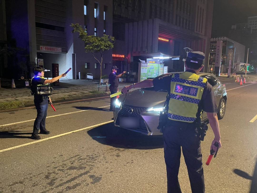 ▲「喪屍菸彈」升列一級毒品，台南警擴大臨檢掃蕩毒駕。（圖／記者 楊子安 翻攝）