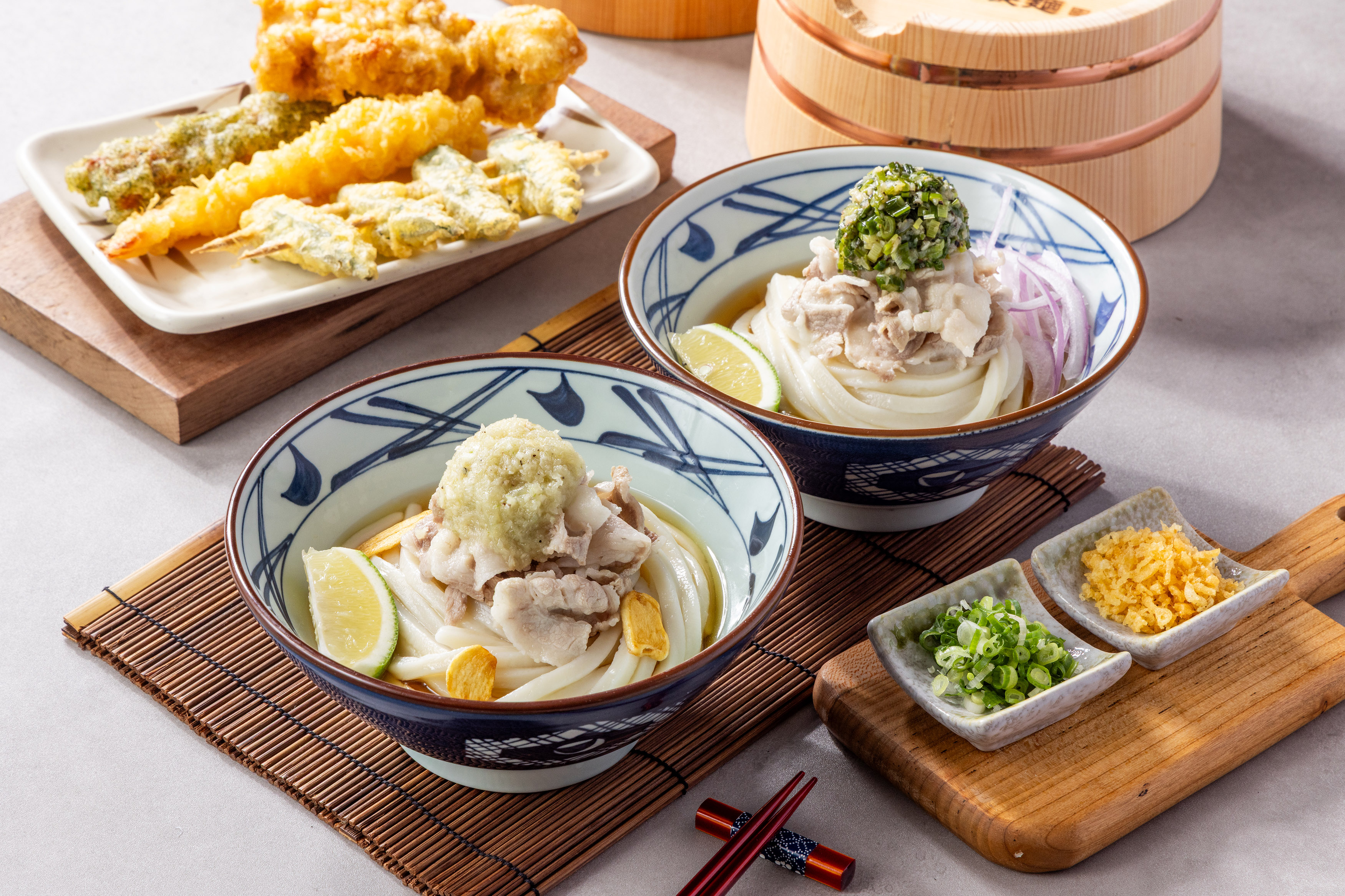 ▲「檸檬豬肉冷麵」系列同步上市。（圖／丸亀製麵提供）