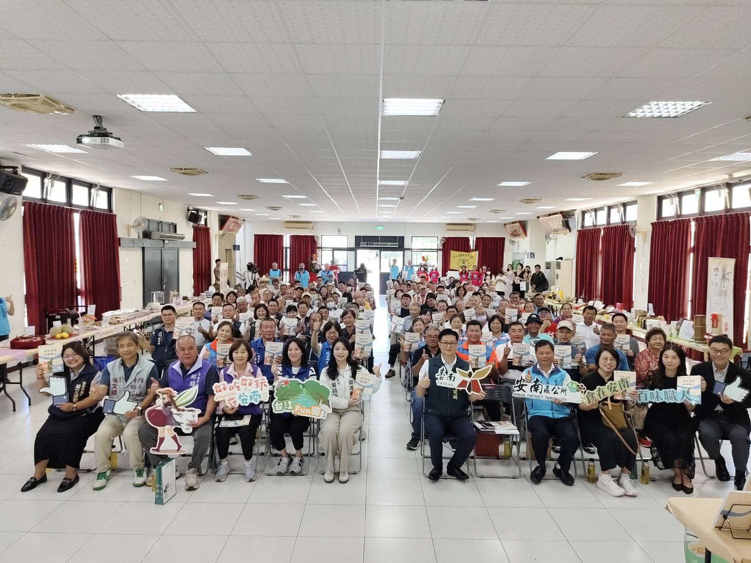 ▲《食在安南‧百味職人》新書發表，35位台江職人故事留住百年風味。（圖／安南區公所提供）