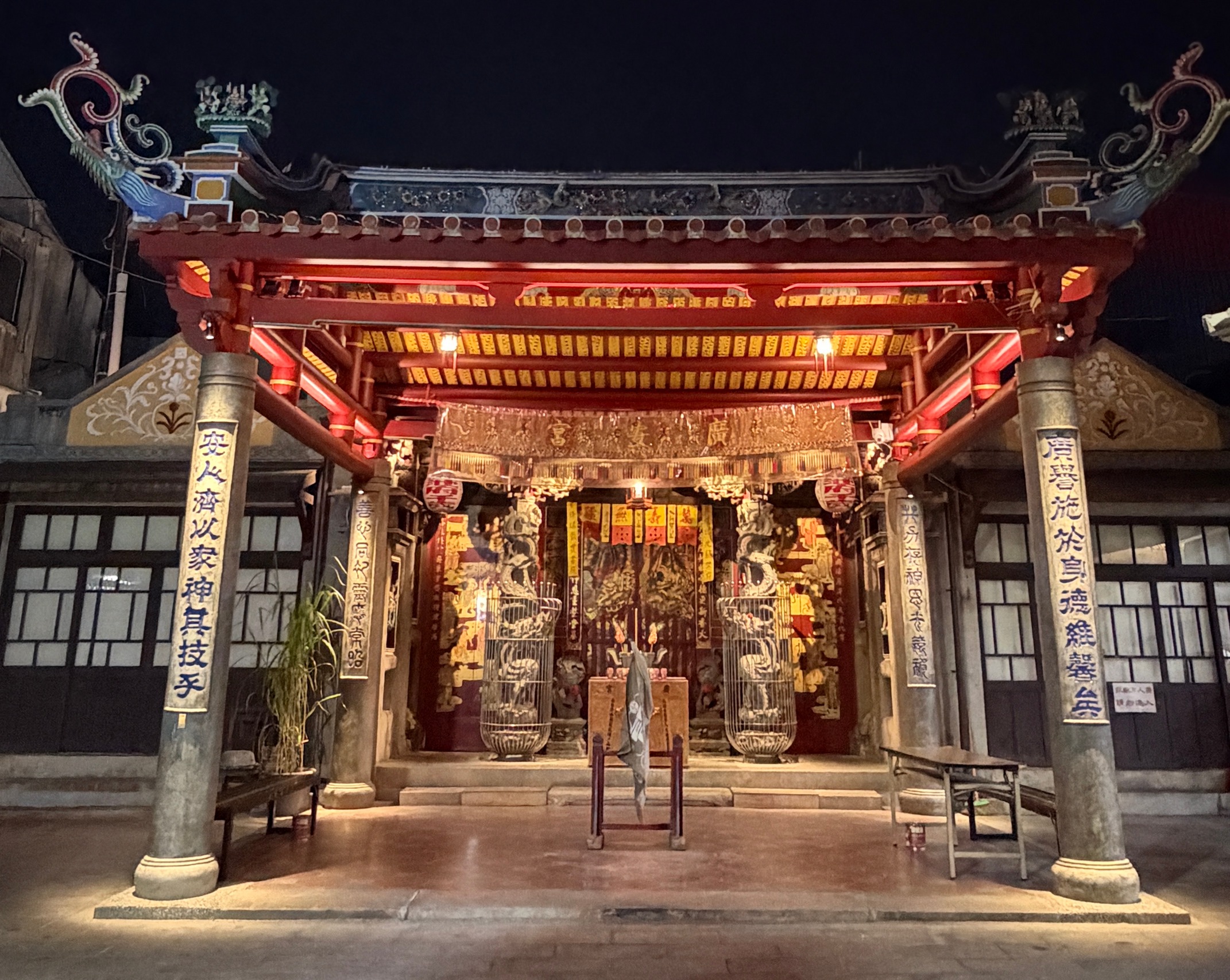 ▲因應巷弄尺度進行整體照度分級調整,保留在地生活夜間風貌。(圖/台南市文化局提供)